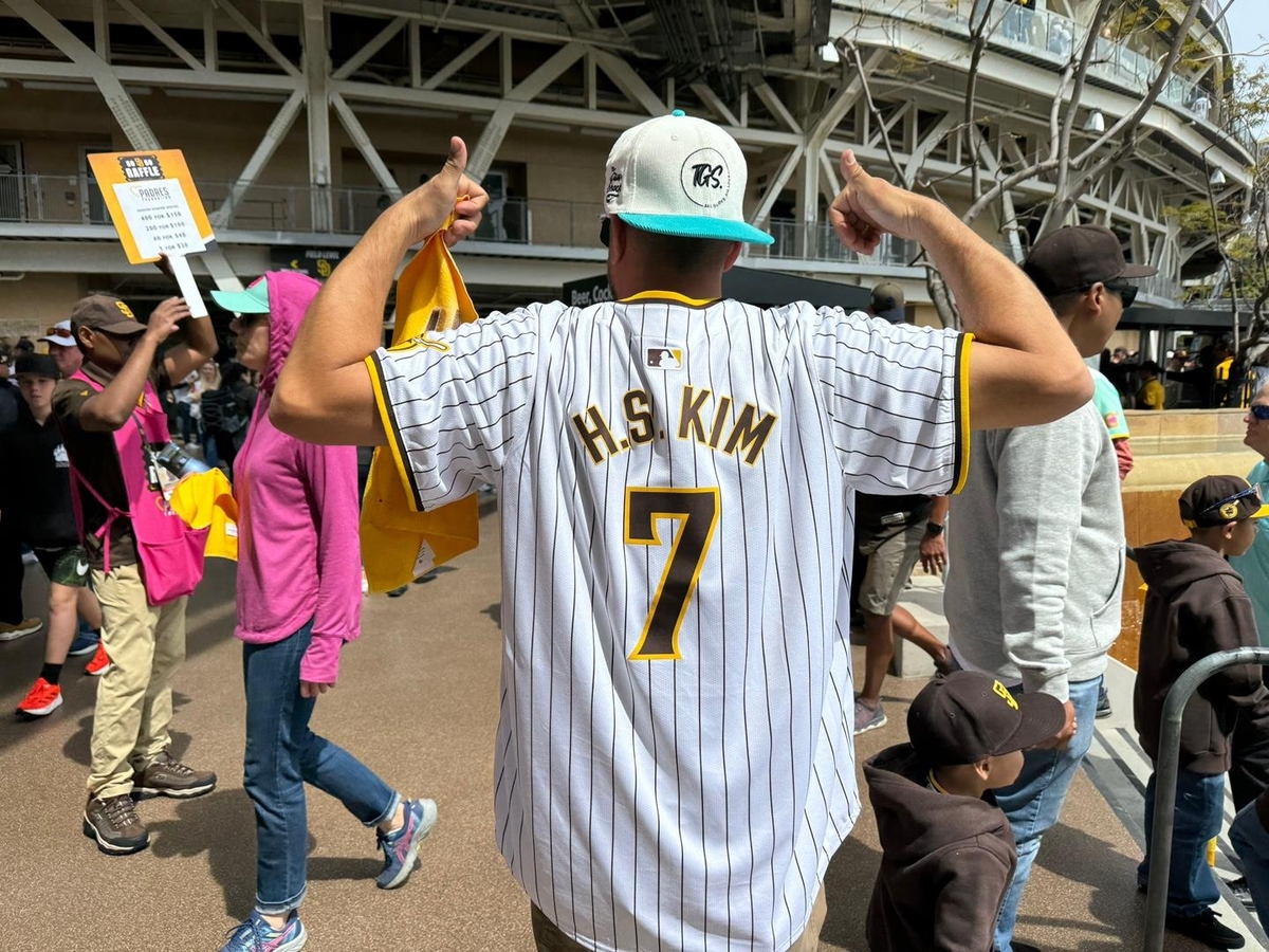 이정후-김하성, MLB 개막전서 첫 맞대결…"자랑스러워요"