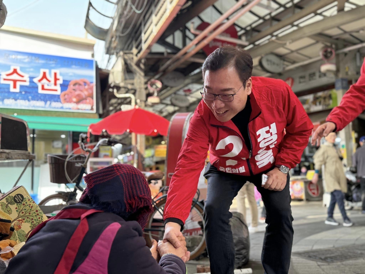 팽팽한 3자 혼전…보수텃밭 부산 수영구 금배지 주인공은