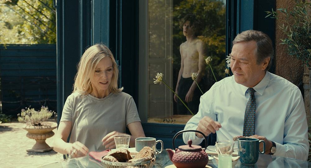 삶을 뒤엎을 관능적 사랑이 찾아온 여름…영화 '라스트 썸머'
