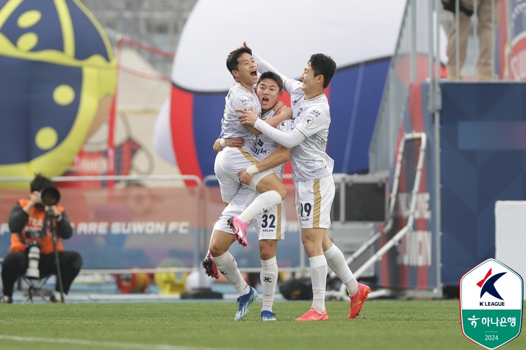 시즌 첫 현대가 더비 2-2 무승부…김천은 수원FC 꺾고 선두로(종합)