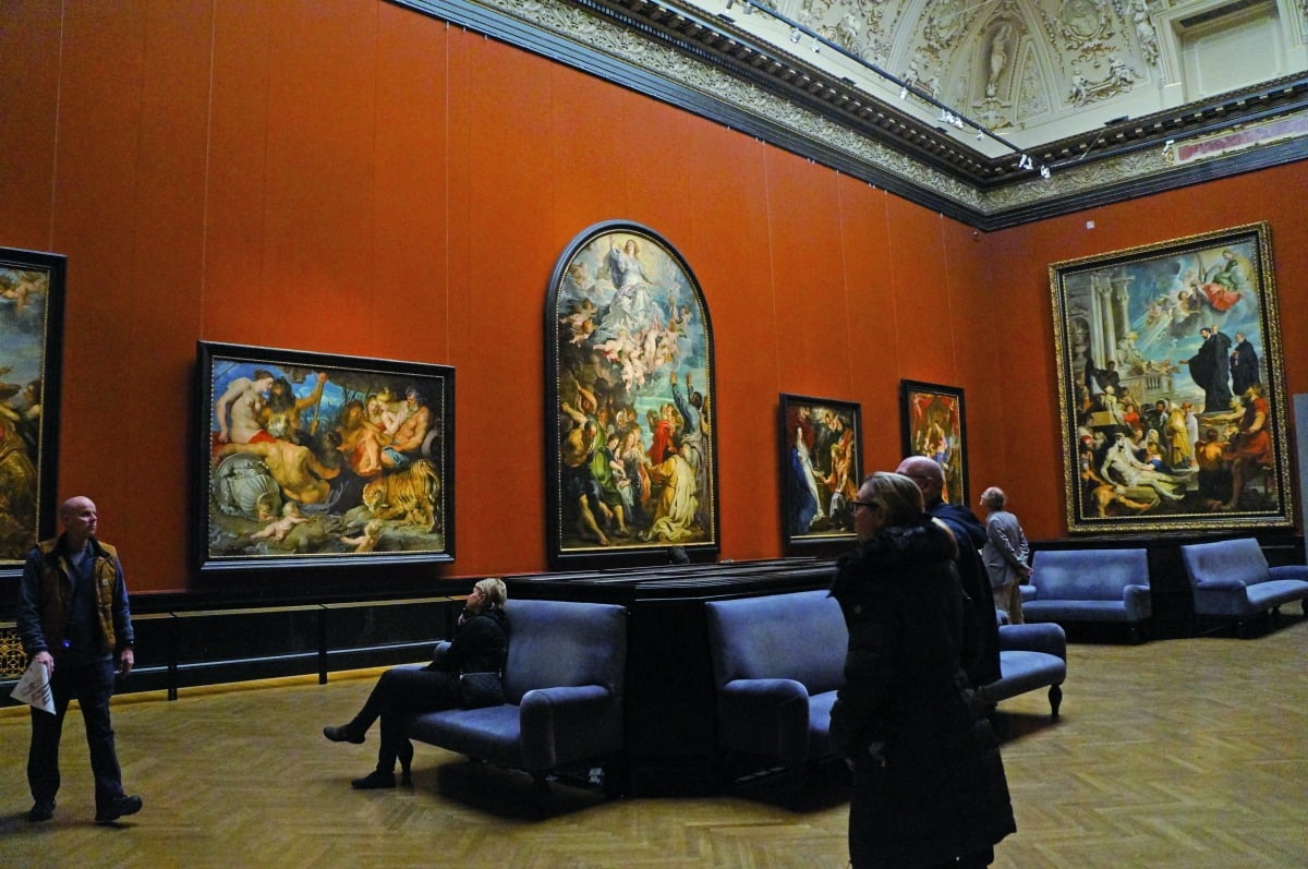 빈미술사박물관에 전시된 페테르 파울 루벤스의 ‘성모 승천’(왼쪽에서 두 번째). 사진=박소윤