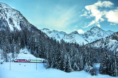 새하얀 설산의 새빨간 기차, 스위스 빙하특급