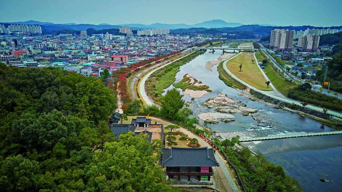 영주시내권, 삼판서 고택과 영주 시내를 흐르는 서천