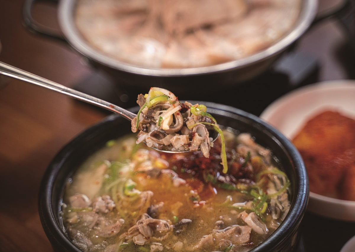 울산 3대 국밥집 중 하나로 꼽히는 하동식당의 돼지국밥. 사진=정균
