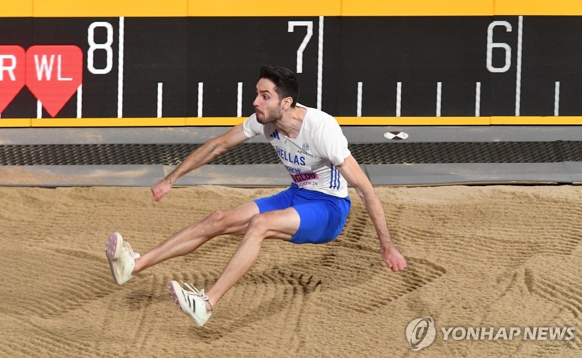 멀리뛰기서 구름판 없앨까...유명 선수들 '반발'