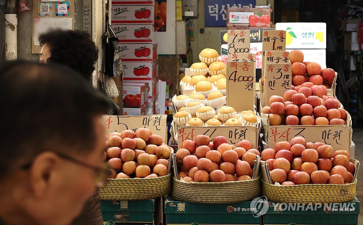 과일값·유가 고공행진…물가 3%대↑