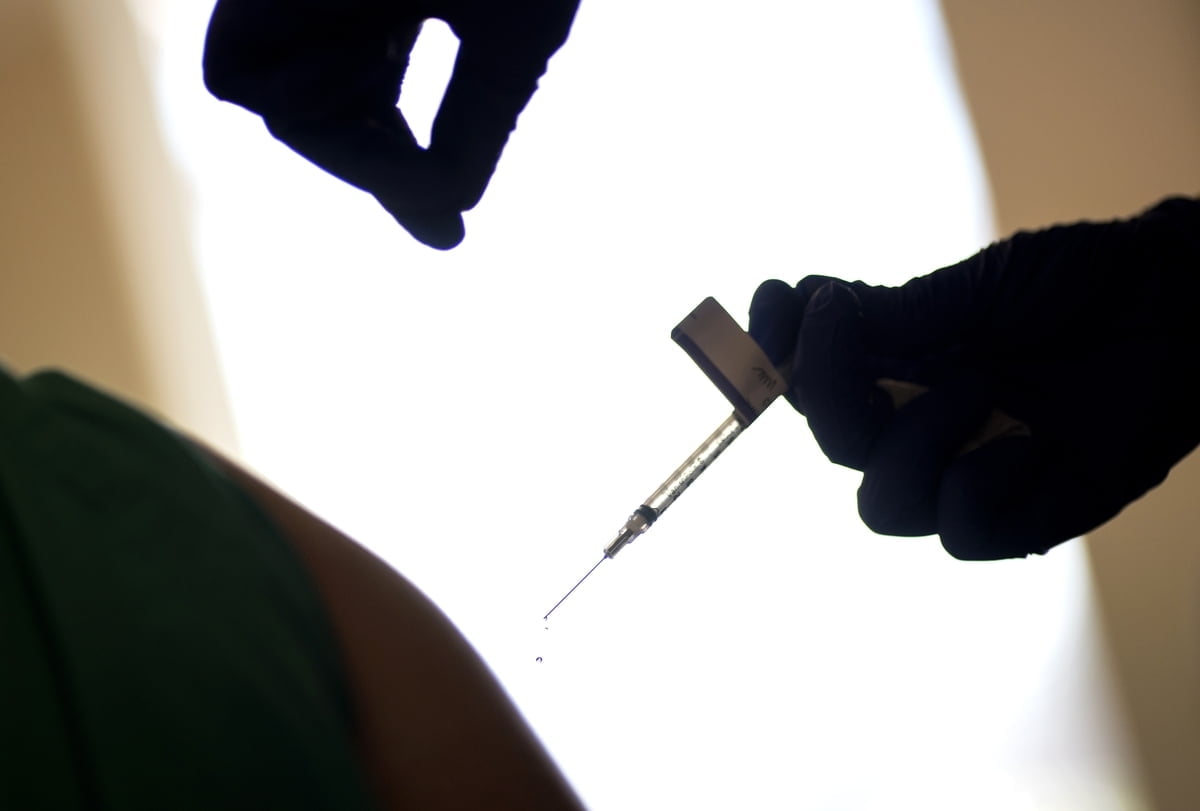 코로나 백신 접종 후 사망…法 "인과성 없어"