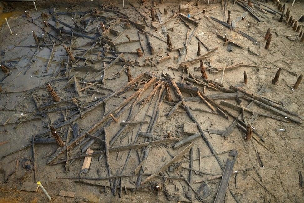 3천년전 먹던 죽 그릇...'영국판 폼페이' 유적 발견