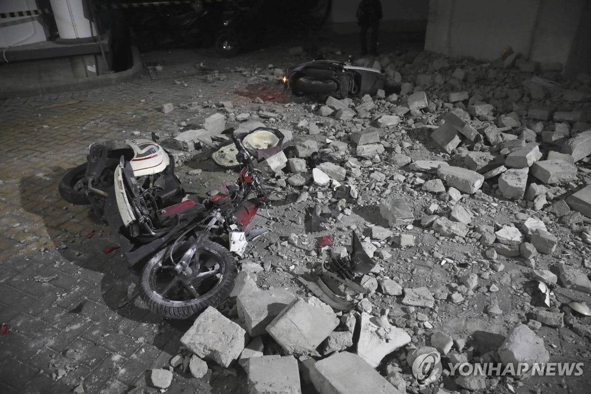 인니 앞바다 강진 강타…149회 연쇄 지진