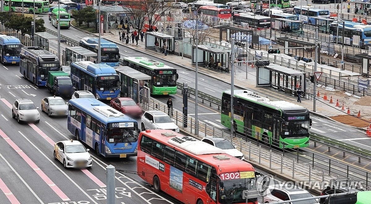 서울 시내버스 노사협상 타결…정상운행 시작