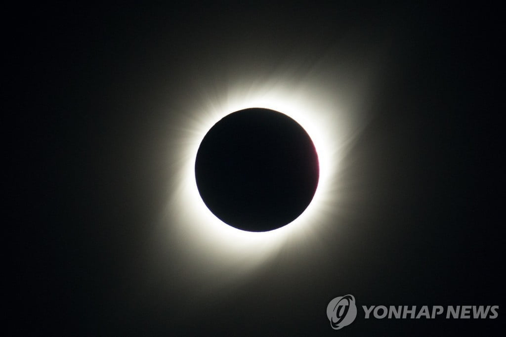 "100만명 몰려온다"...개기일식에 '비상사태'