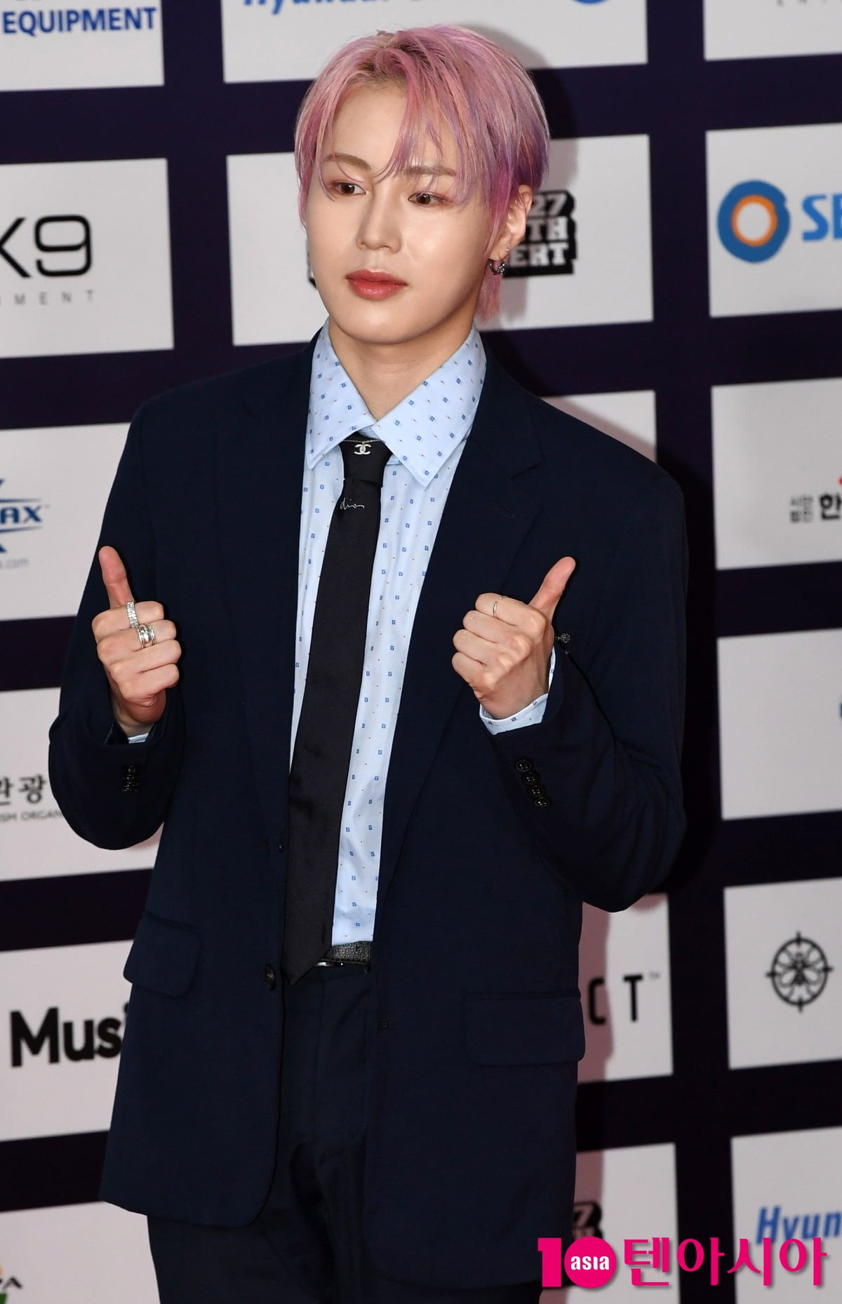 Ha Sung-woon was selected as the Singer of March