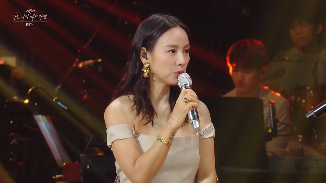 Lee Hyori also confessed to studying abroad, "I tried to go to America to learn hip-hop, but Shin Dong-yeop stopped me."