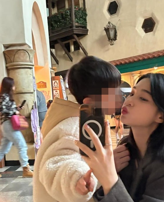 Yulhee, after ‘giving up custody’… A fun amusement park date with your child