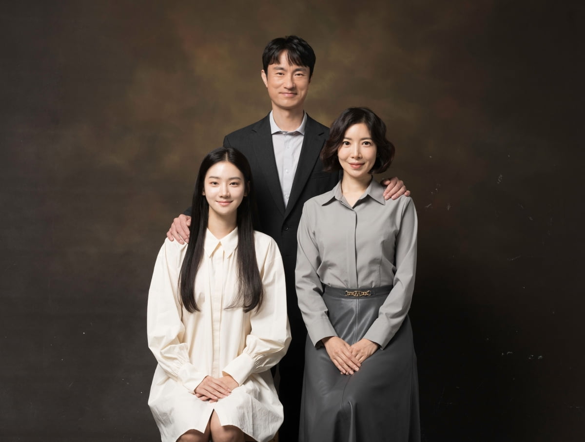 「完璧な家族」、日本監督が演出する韓国ウェブトゥーン…上半期MBN・各種OTT公開