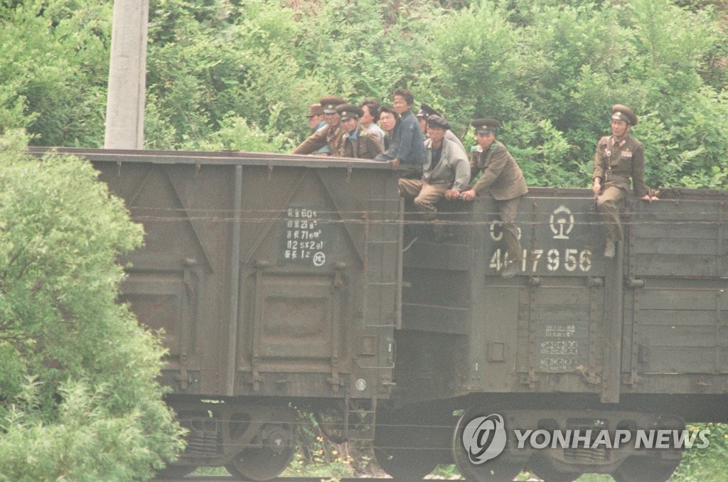 [삶] "난 좀전에 먹었으니 이건 아들 먹어"…결국 굶어죽은 엄마