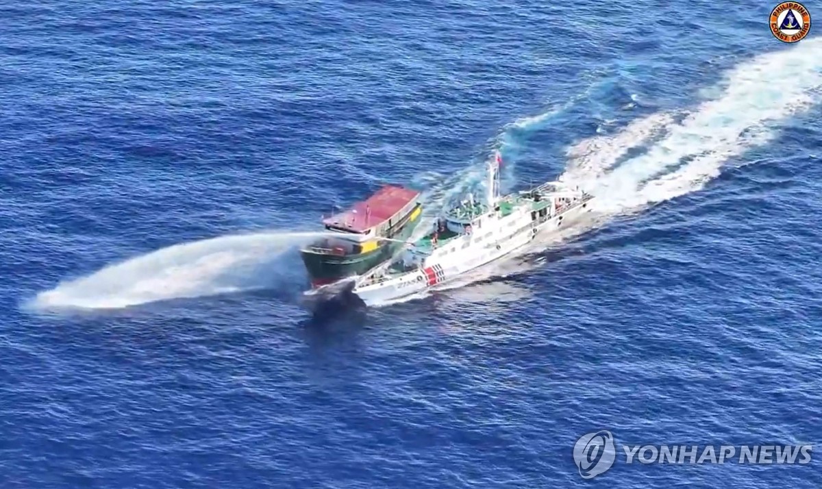 미국, 중국 남중국해 물대포 도발에 "동맹 필리핀과 연대"