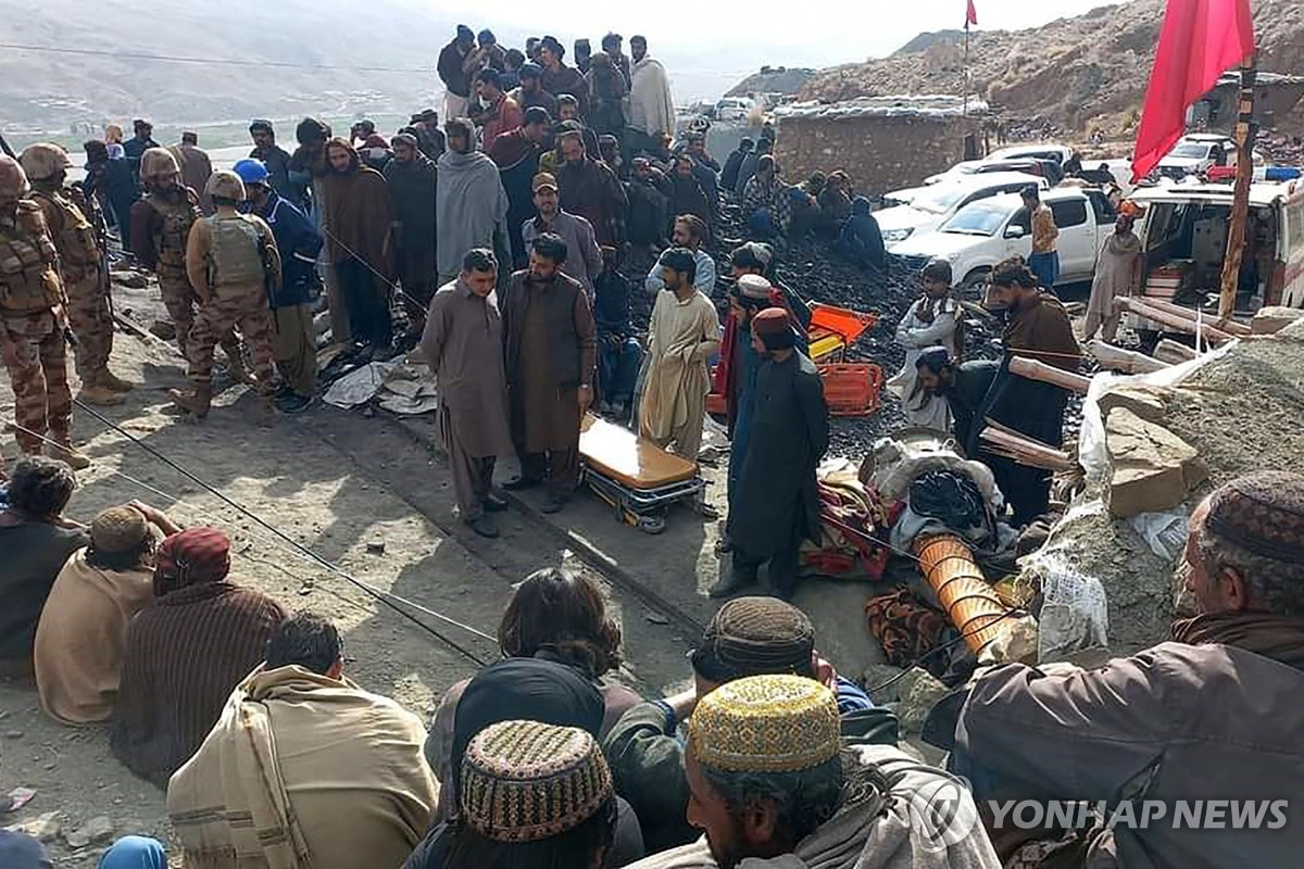 파키스탄 남서부서 폭발로 탄광 붕괴…광부 12명 사망