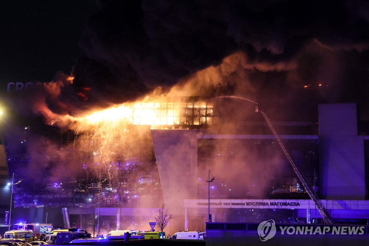 '푸틴 대관식' 직후 러 심장부에 총격테러…공연장 60여명 참변(종합3보)