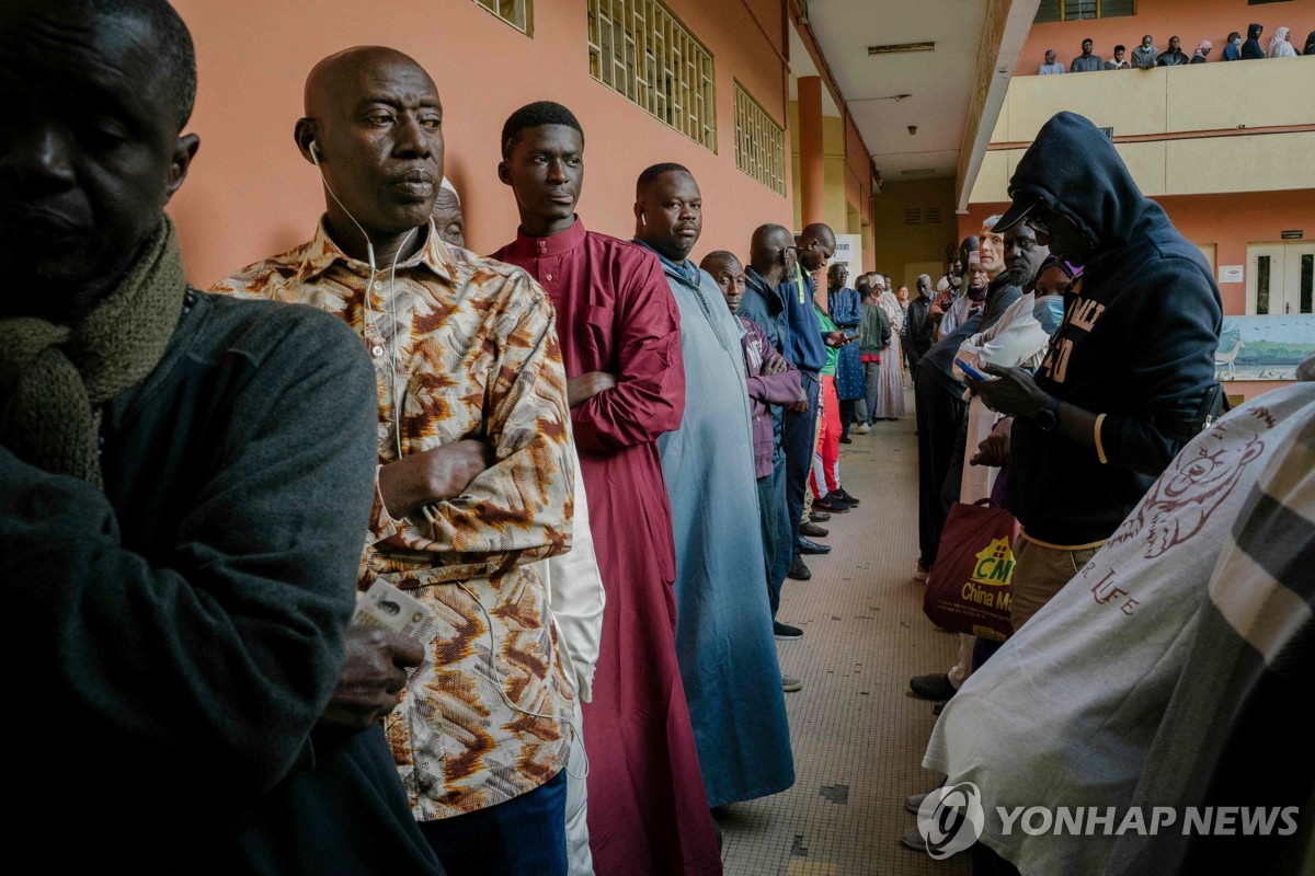 세네갈, '연기·번복' 우여곡절 끝 대선투표 개시