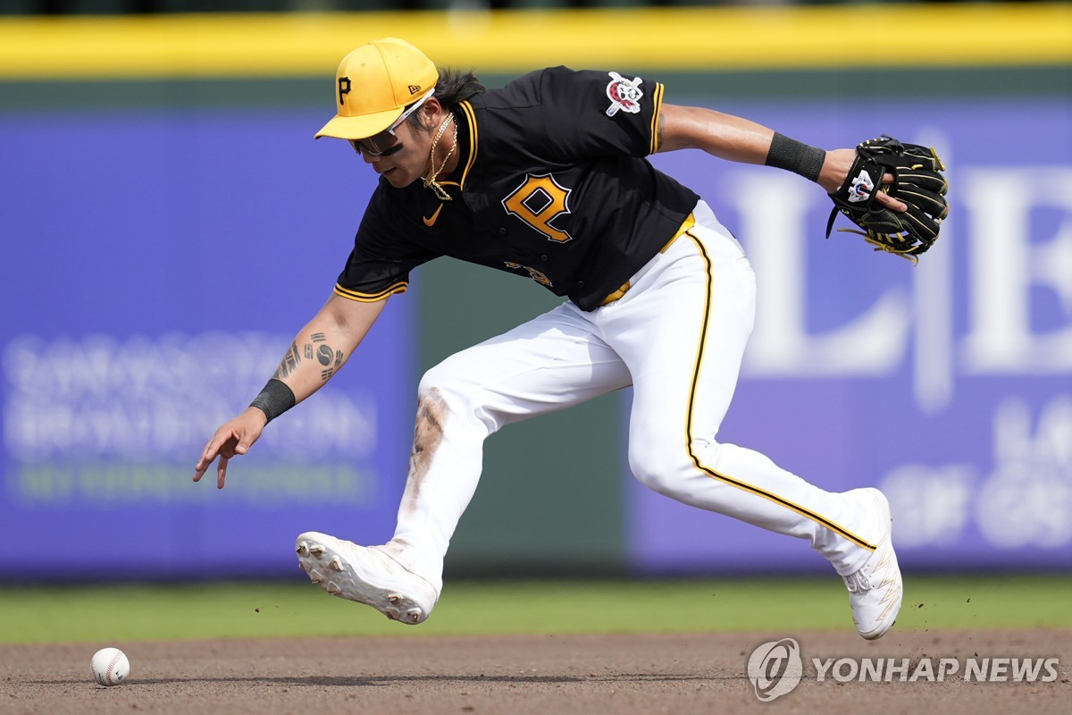 이정후 신인상 향해 힘찬 출발…김하성 2연속 골드글러브 도전