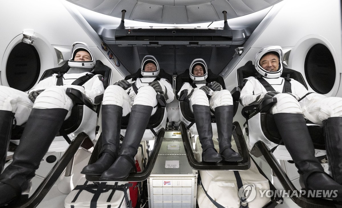 국제우주정거장 우주인 4명, 스페이스X 캡슐 타고 지구로 귀환