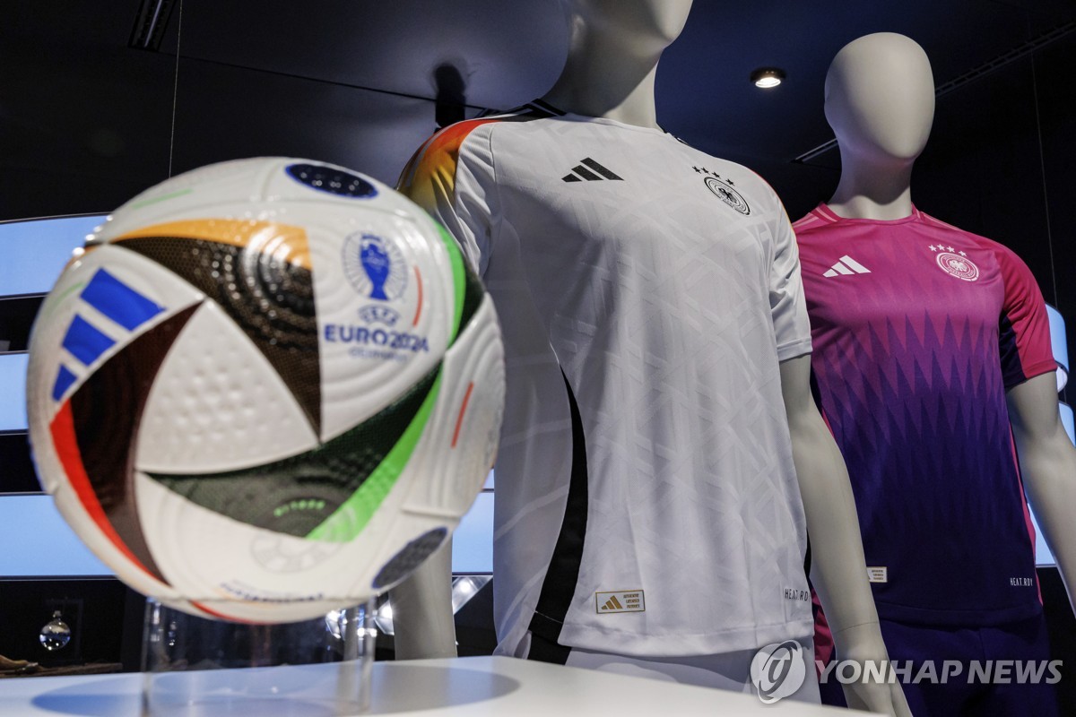 獨 축구팀, 70년 후원 아디다스와 결별…2027년부턴 나이키