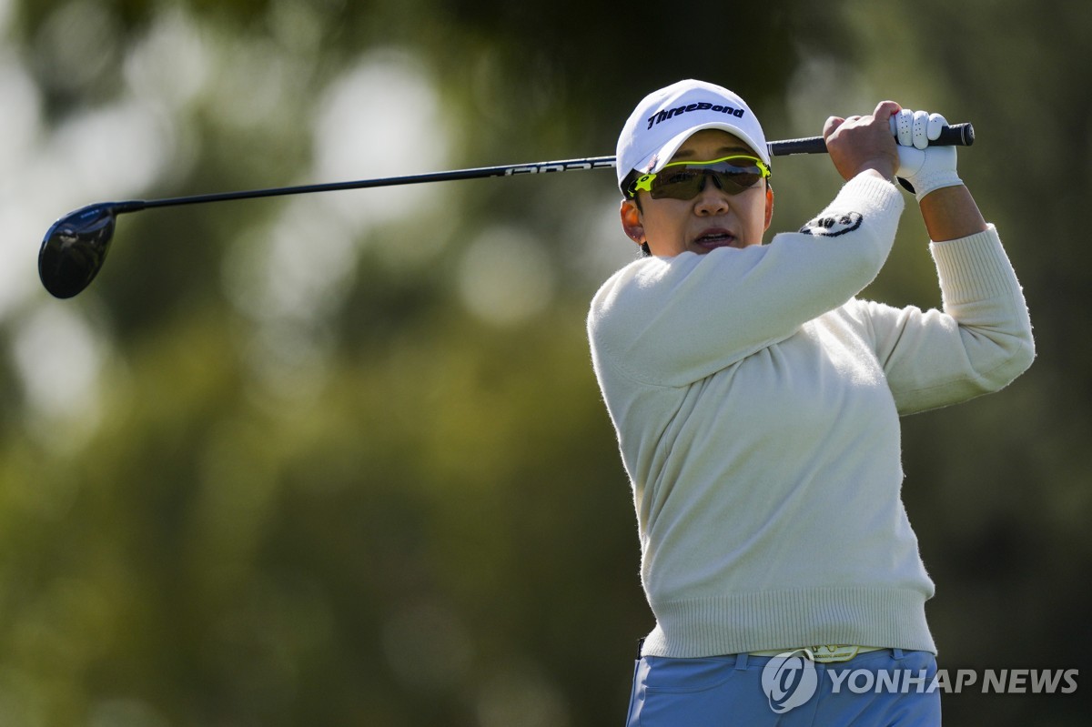 '박세리 대회' 5위 신지애 "바람에 힘든 경기…이것이 골프"