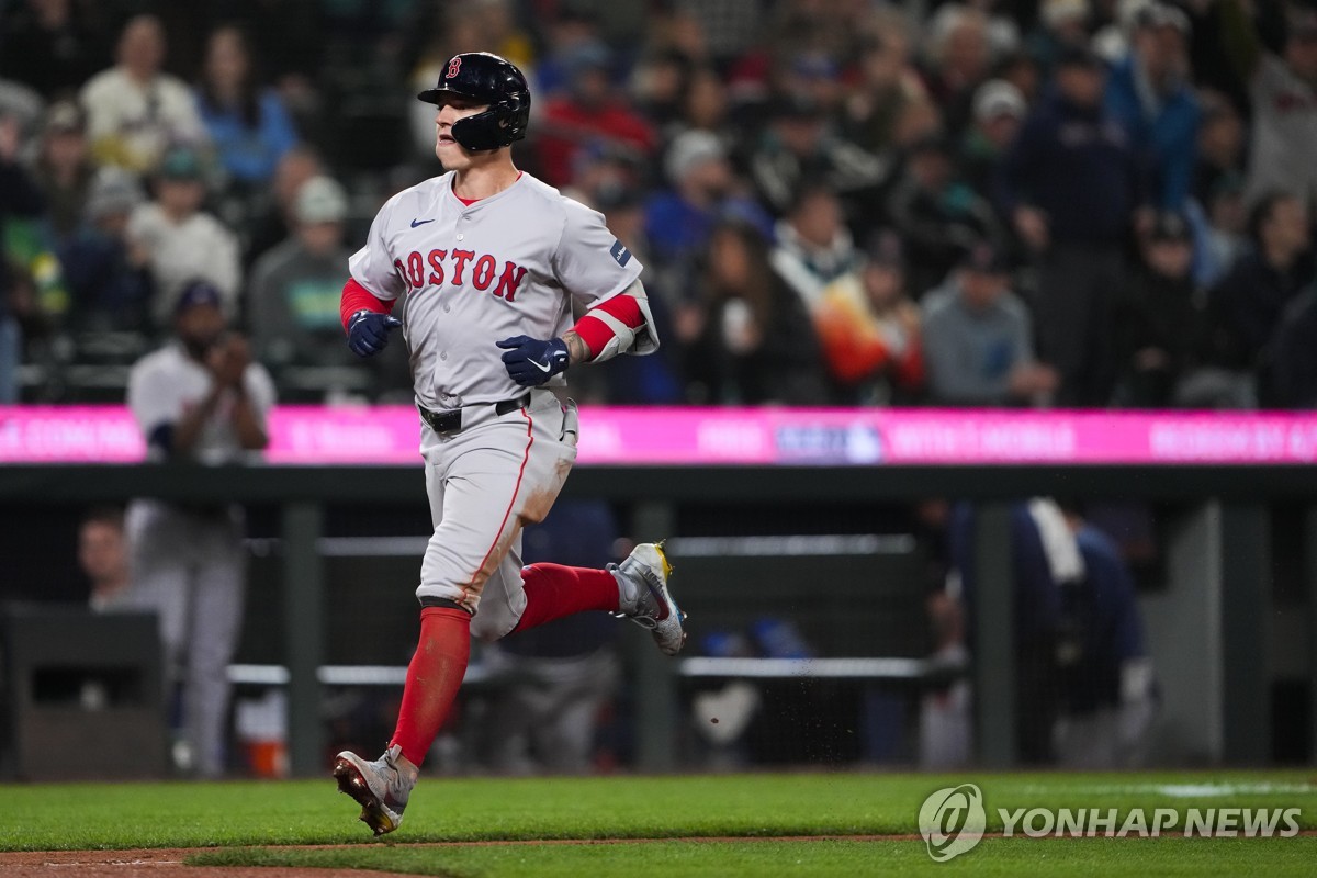 MLB 보스턴 오닐, 5년 연속 개막전 홈런으로 신기록 달성