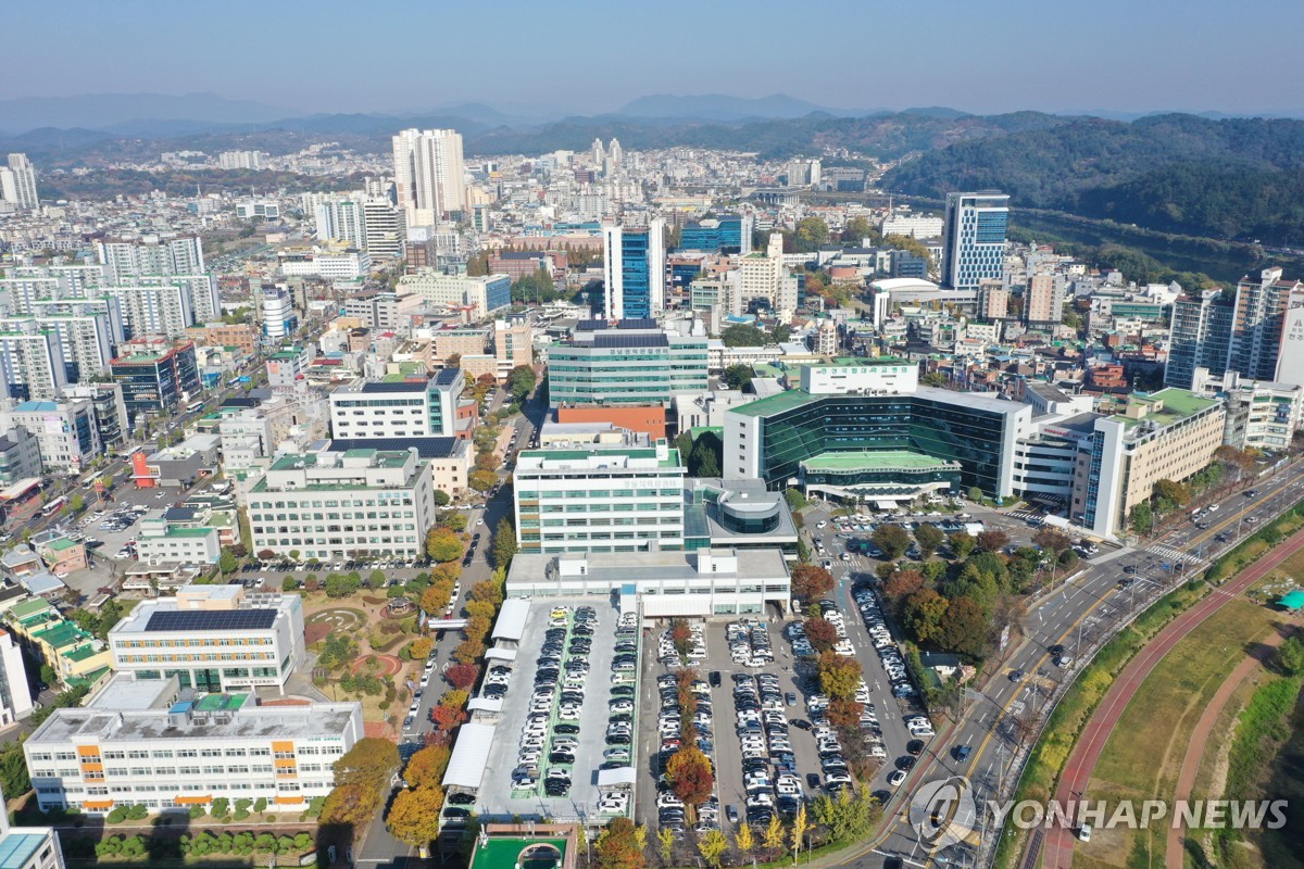 경상대 의대 교수진 집단 사직 결정…"정부, 대화·타협 나서야"(종합)