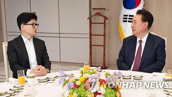 尹대통령·韓 "국가 위협세력 응징" 한목소리…천안함 함께 둘러봐