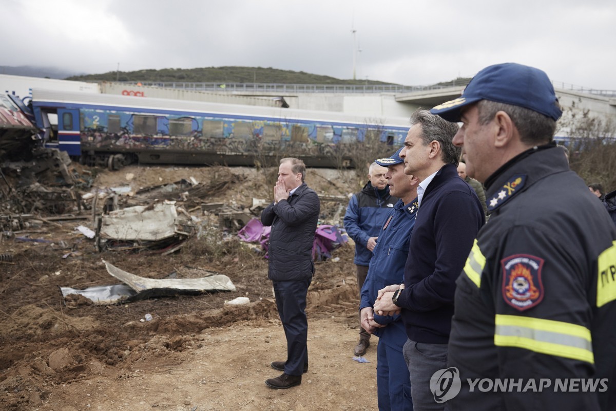 그리스 정부, 열차 참사 증거조작 의혹…"역장에 책임전가"