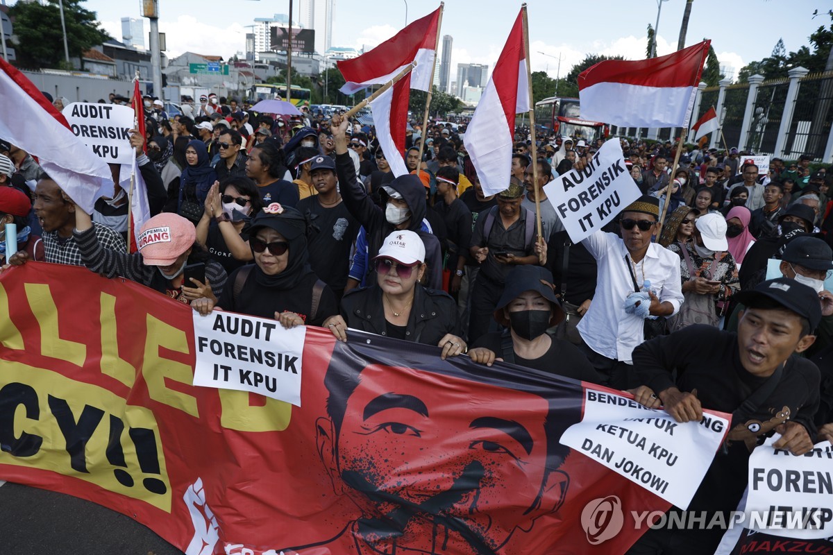 "인니 대선은 부정선거"…낙선 후보들 불복, 헌재 제소키로