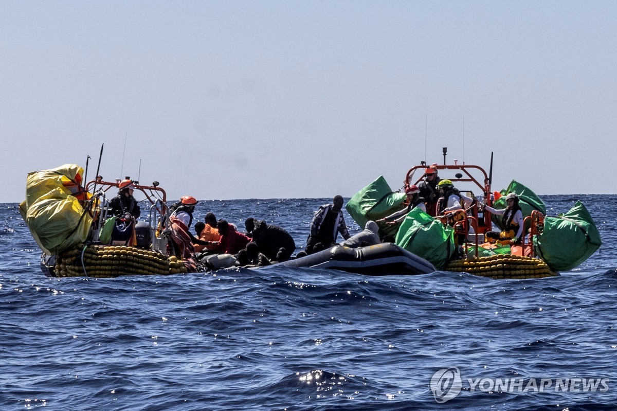 지중해서 이주민 보트 표류사고…최소 60명 사망 추정