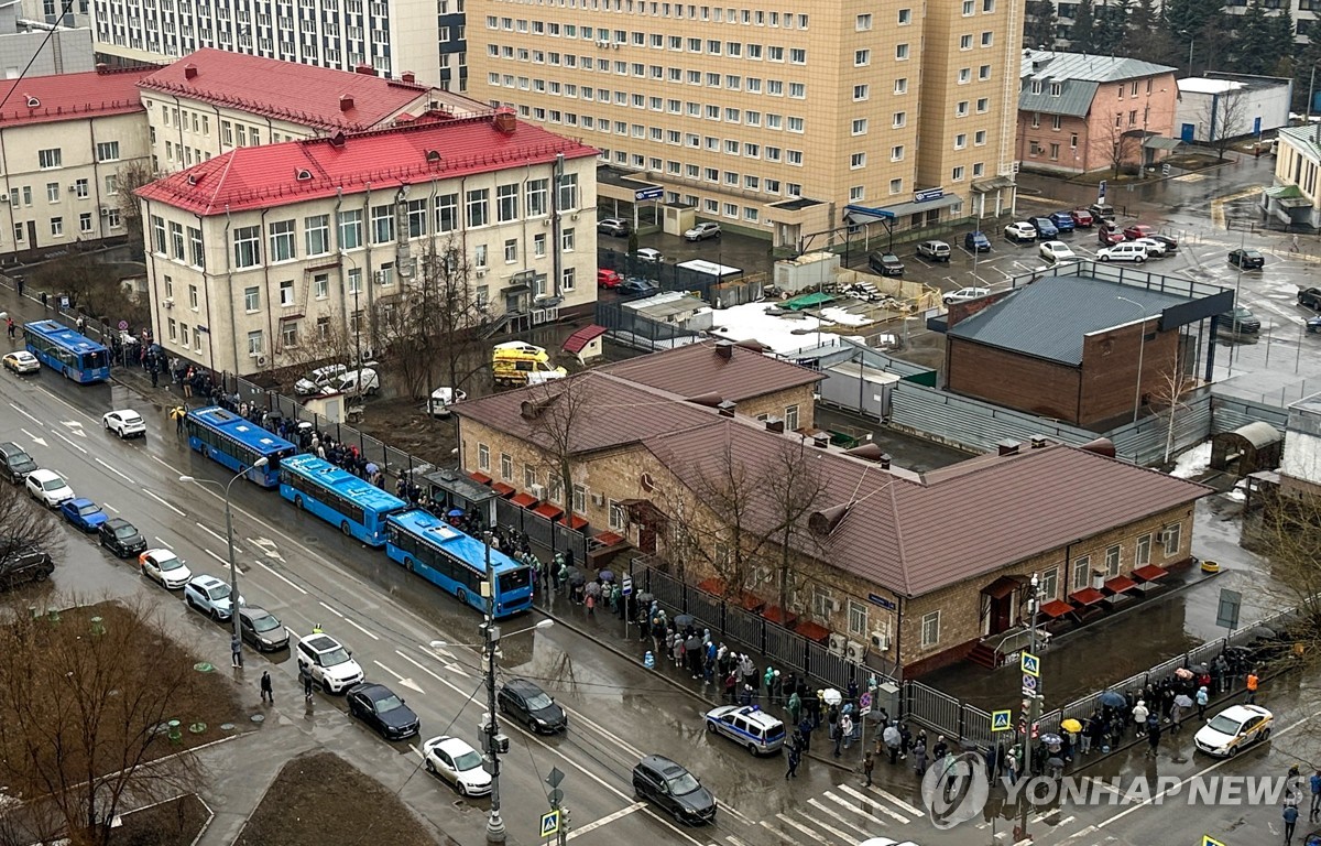 모스크바 테러 사망자 계속 증가…"며칠 더 수색해야"(종합)