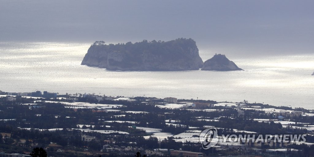 제주 대체로 흐리고 오전에 가끔 비…낮 최고 12∼13도