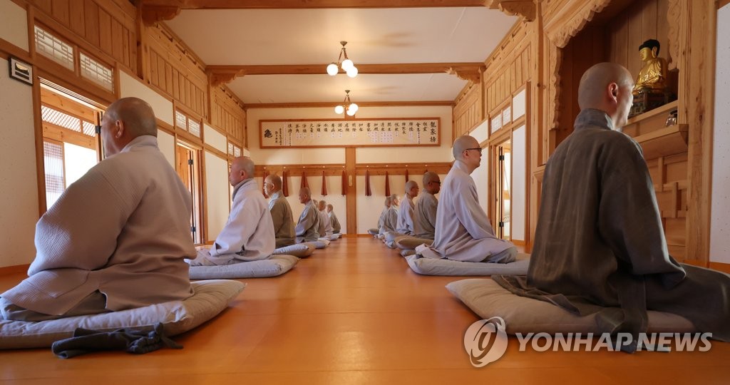 "절밥 50년에도 성질나지만 곧 참회"…진우스님이 권하는 명상