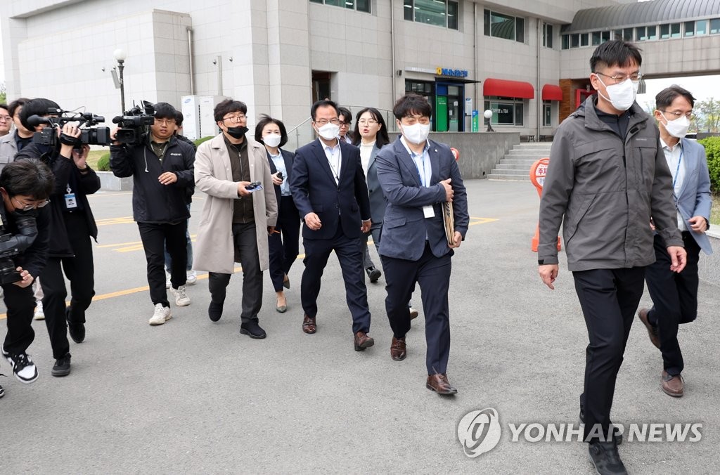 '불법 선거' 혐의 신경호 강원교육감 1심 선고까지 '첩첩산중'