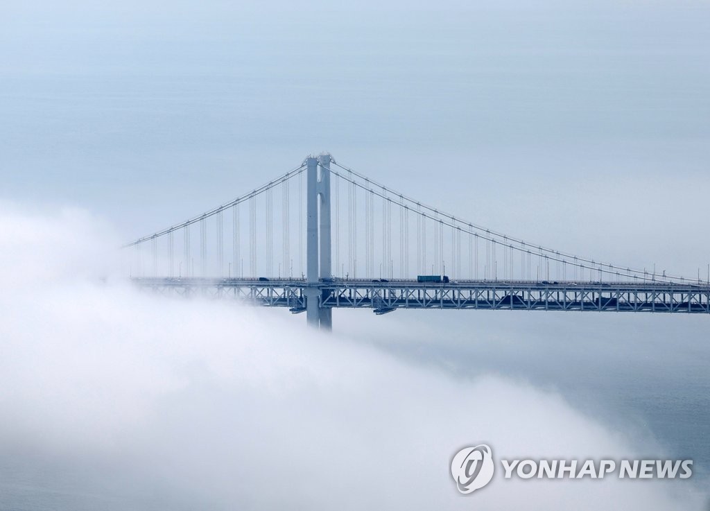 부산·울산·경남 구름 많다가 맑아져…낮 최고 19∼21도