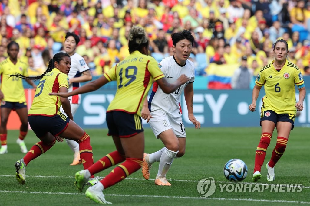 그라운드 떠난 여자축구 장신 공격수 박은선 "즐거웠습니다!"