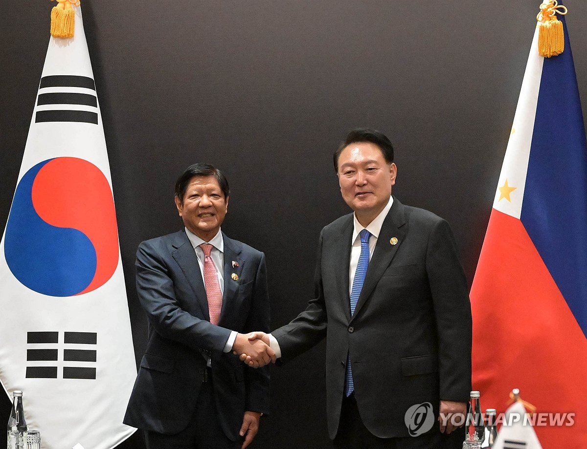 한·필리핀 정상, 수교 75주년 서한 교환…관계격상 추진 공감