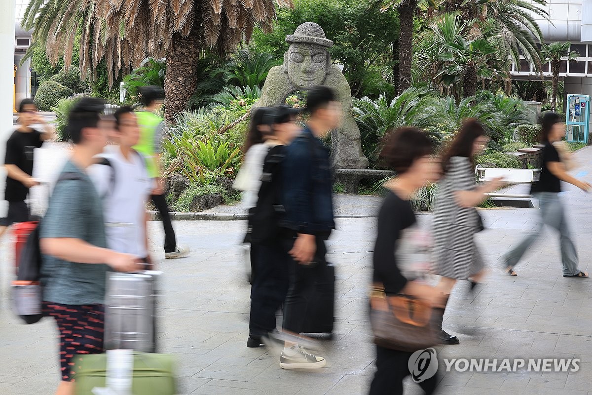 [줌in제주] 환경보전분담금 도입 "더는 못 미뤄" vs "관광업계 타격"