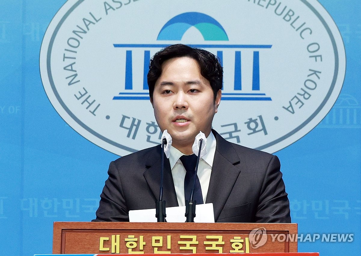 YS손자 與김인규 "마지막까지 할머니 배웅"…경선운동 중단