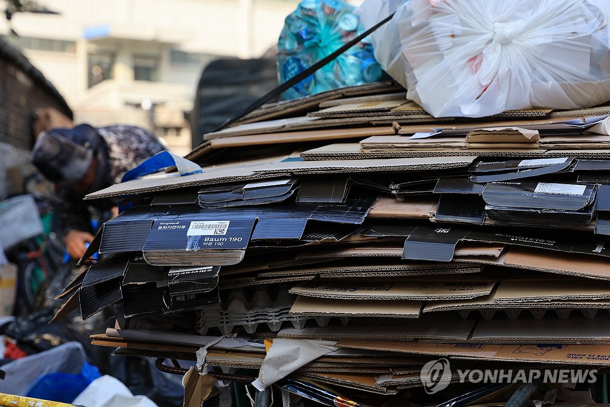 60세이상 대상 '분양형 실버타운' 재도입…경로당 식사도 늘린다