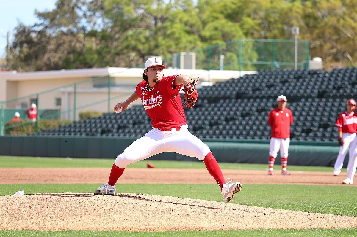 SSG 새 외국인 투수 더거, KBO 첫 등판서 2⅓이닝 5피안타 3실점(종합)