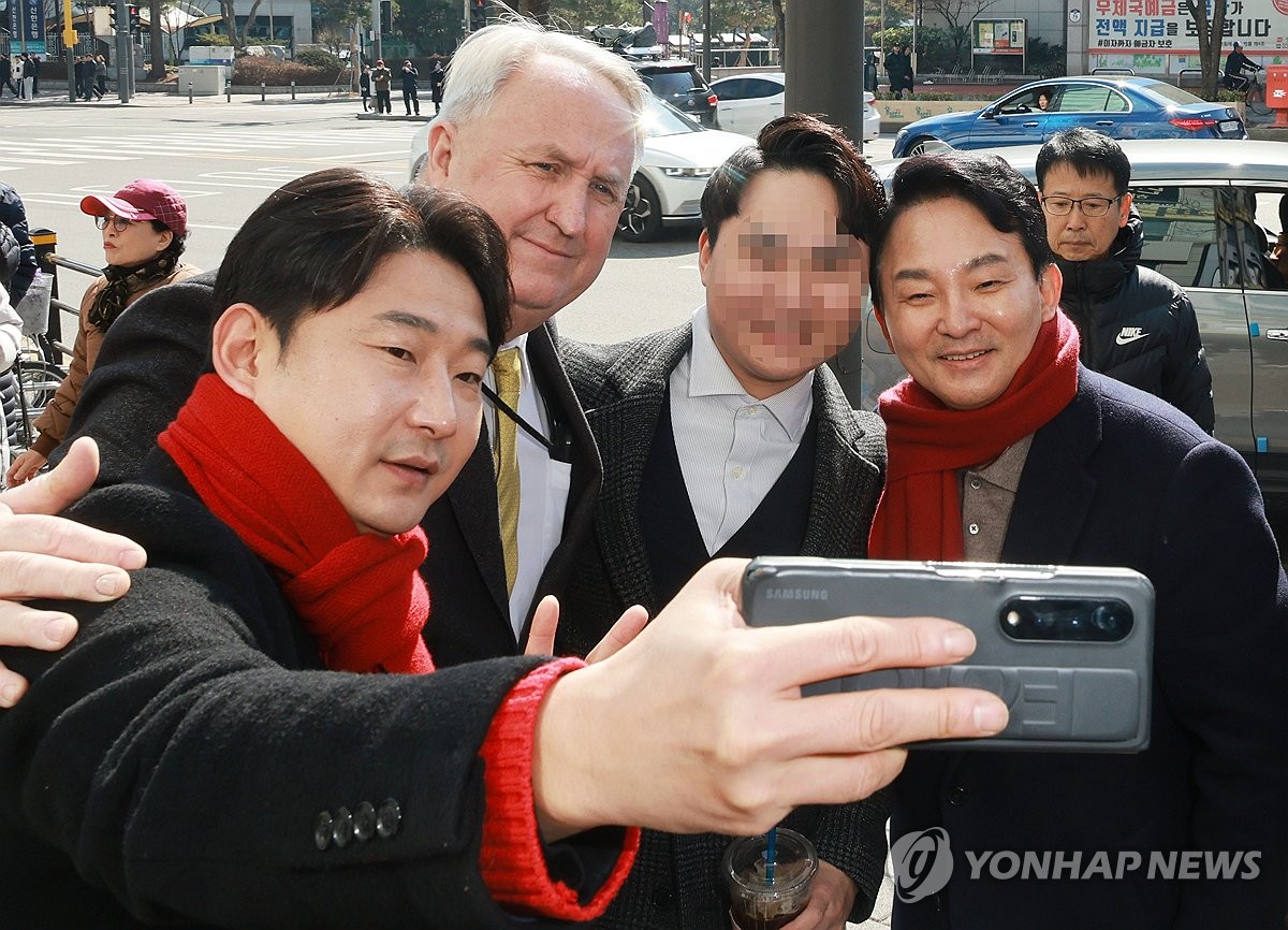 이천수 폭행·협박 피의자들 송치…공직선거법은 미적용