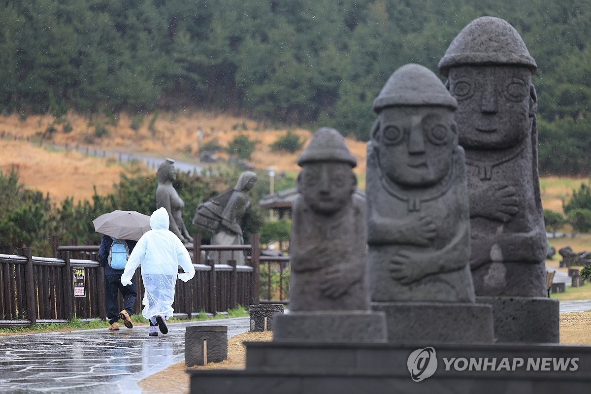 제주 흐리고 가끔 비…예상 강수량 5∼30㎜