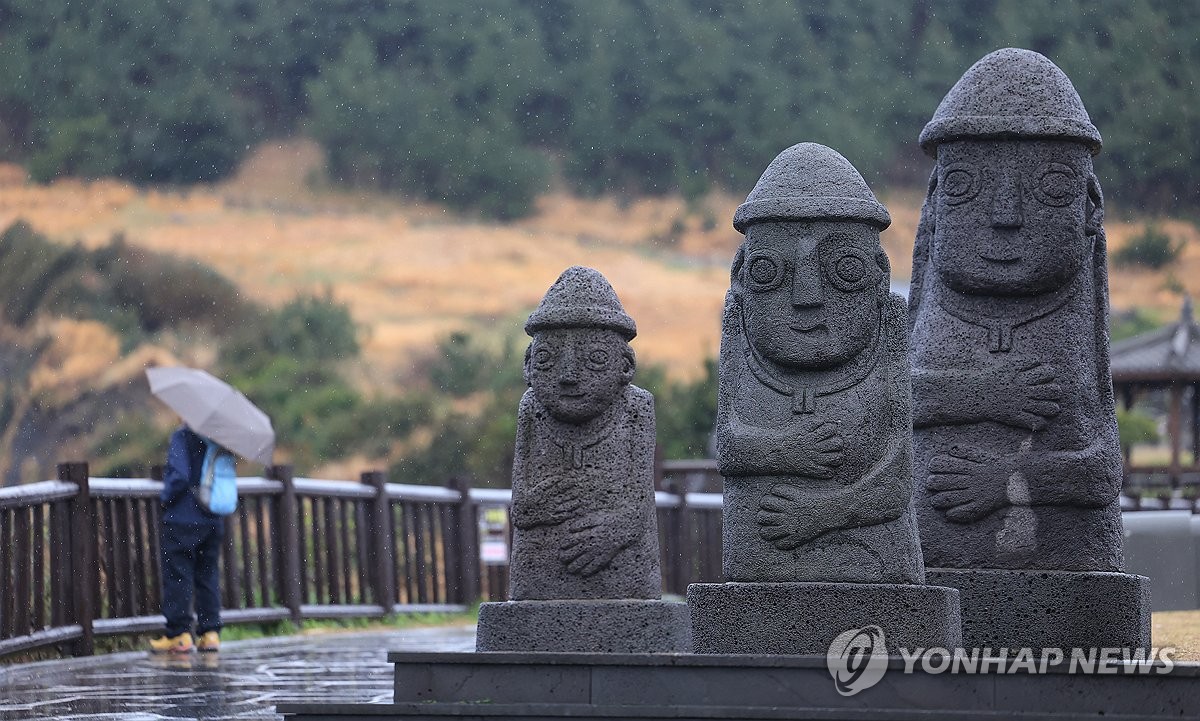 제주, 대체로 흐리고 늦은 오후부터 비