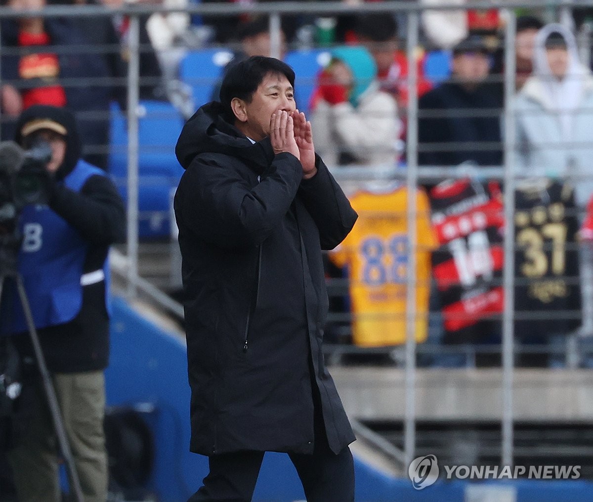 K리그1 개막전 '절친 맞대결' 승자는 홍명보…"중요한 승리"