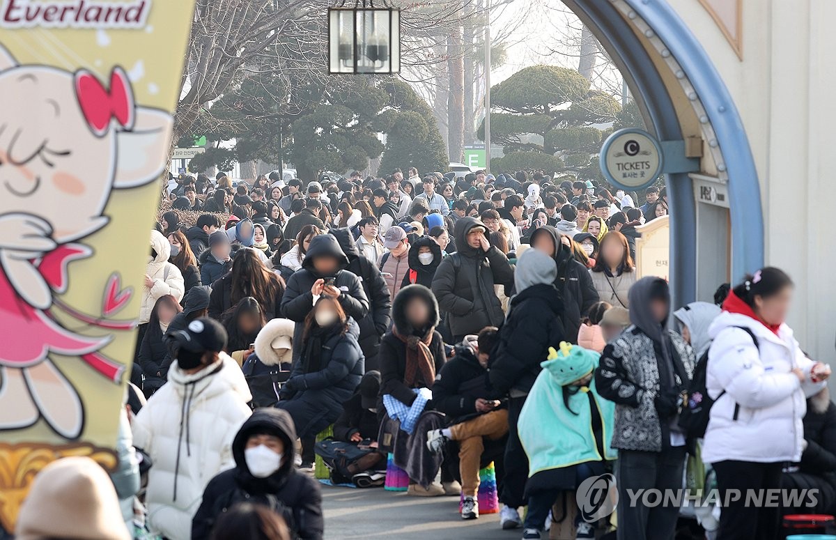 [르포] "덕분에 행복했어"…판다월드 푸바오의 마지막 출근길